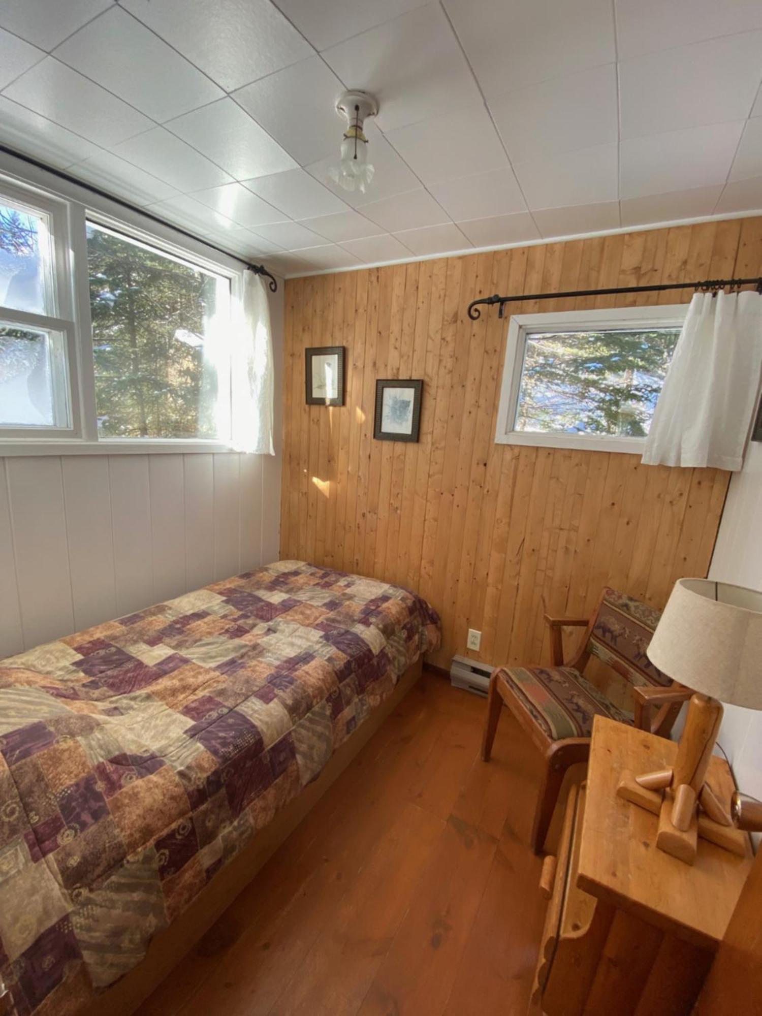 Kan-A-Mouche Pourvoirie Auberge Et Chalets Saint-Michel Eksteriør billede