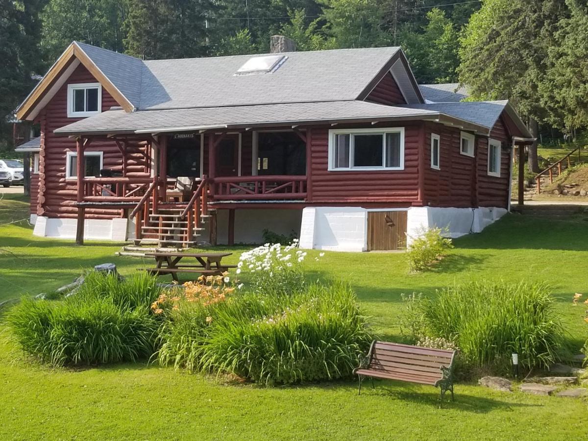 Kan-A-Mouche Pourvoirie Auberge Et Chalets Saint-Michel Eksteriør billede